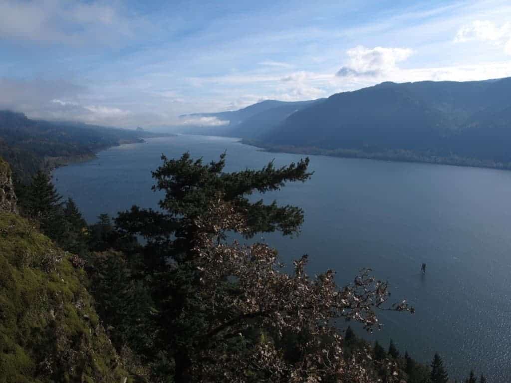 The Cape Horn Loop is one of the best gorge hikes and fall colors hikes.